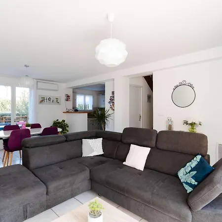 Pavillon Climatise 6 Pers Proche Avec Terrasses, Wifi, Parking Prive, Et Confort A Narbonne-plage - Fr-1-409-209 Villa *