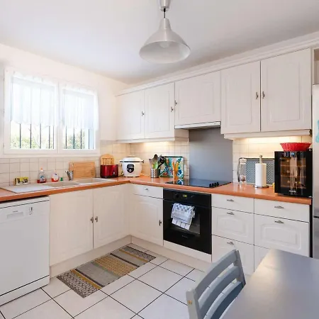 Pavillon Climatise 6 Pers Proche Avec Terrasses, Wifi, Parking Prive, Et Confort A Narbonne-plage - Fr-1-409-209 *