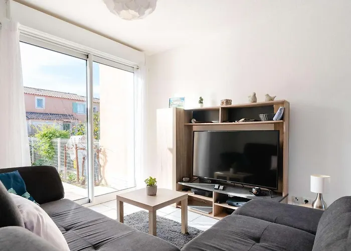 Pavillon Climatise 6 Pers Proche Avec Terrasses, Wifi, Parking Prive, Et Confort A Narbonne-plage - Fr-1-409-209 *